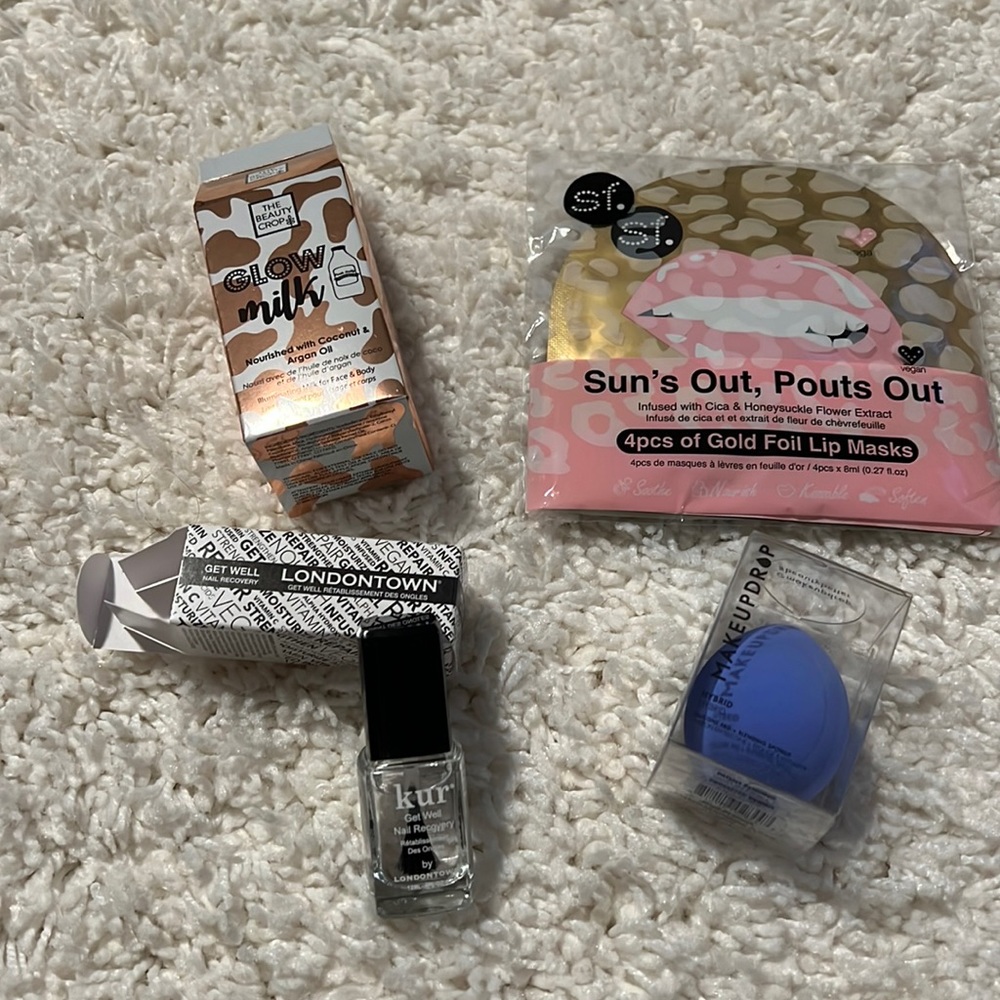 Glow milk, gold lip mask makeup sponge bundle